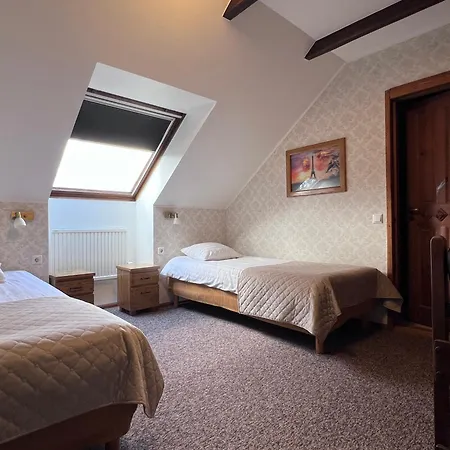 Raenduri Hotel