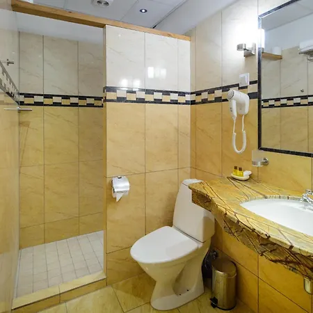 Raenduri Hotel Võru