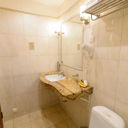 Randuri Hotel Voru