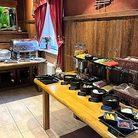 Raenduri Hotel *