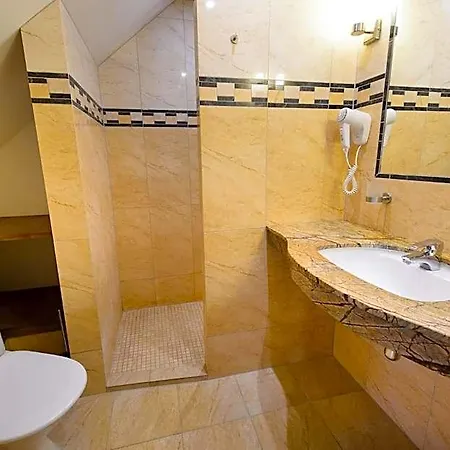 Hotel Raenduri